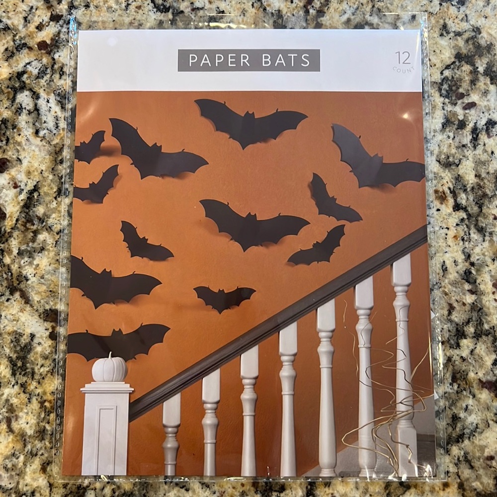 12 paper bats - Target BP Halloween 2022